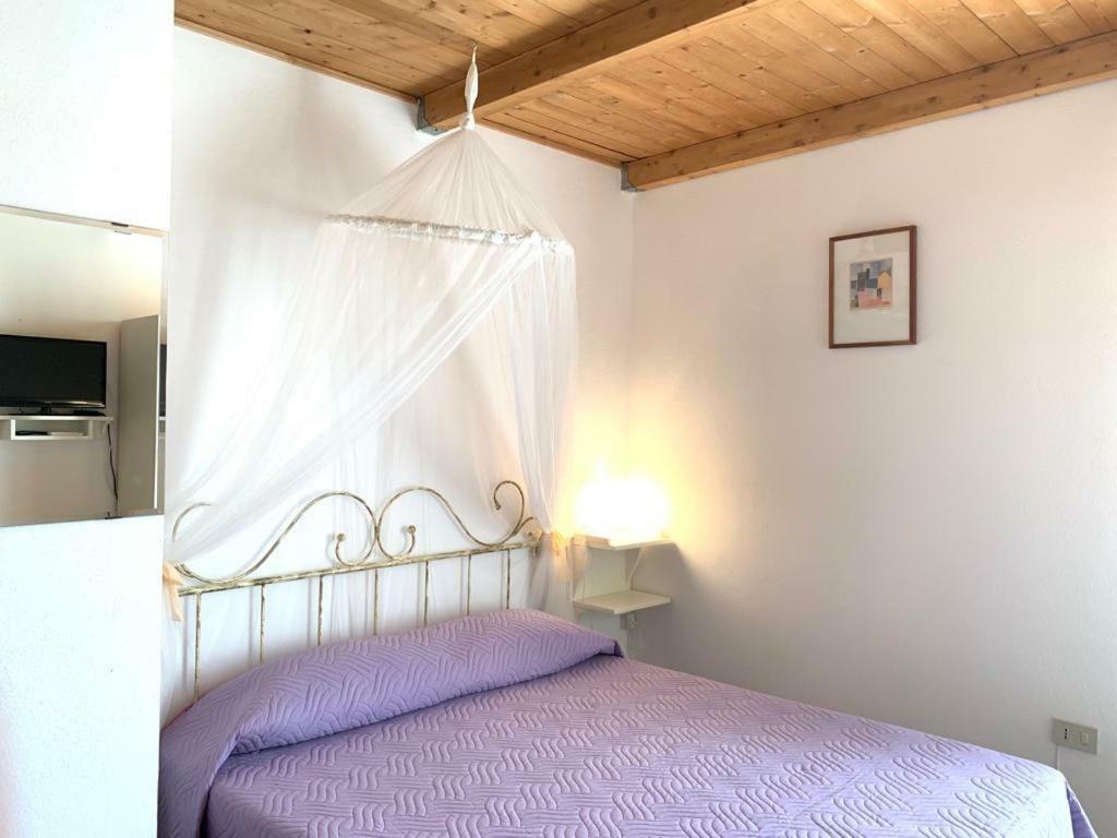 B&B S'Incontru Гальтелли Экстерьер фото
